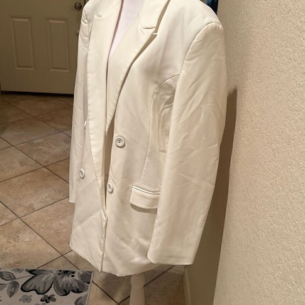 Bardot Women's M Relaxed Oversized Blazer Jacket Cream White Long Minimalist New - Picture 3 of 10